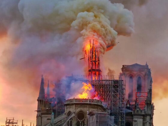 Arde la catedral de Notre Dam